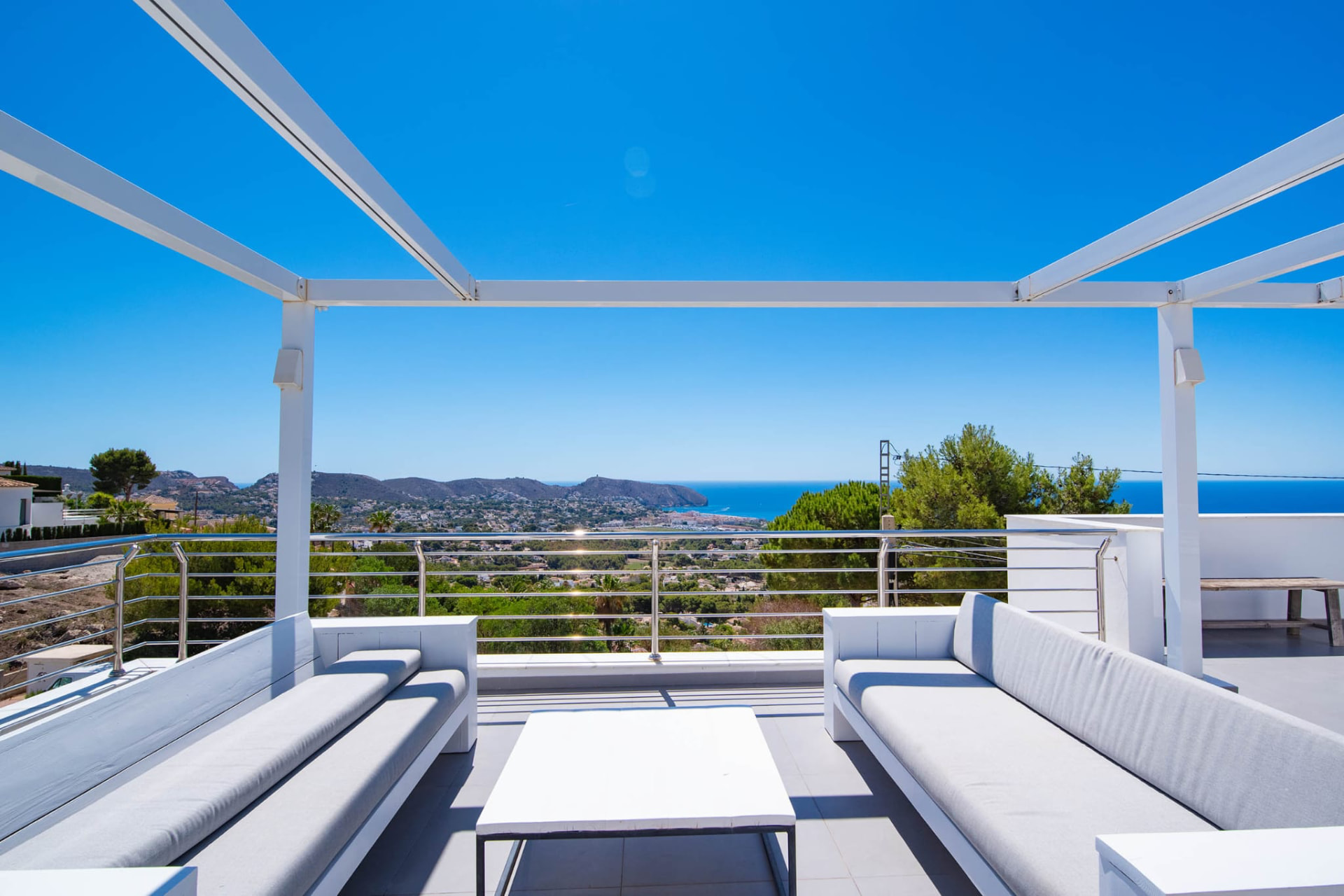 Meerblick von der Dachterrasse über die Bucht von Moraira